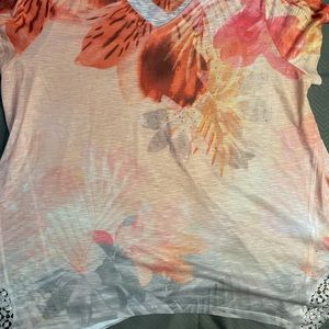 🎁Woman’s plus top